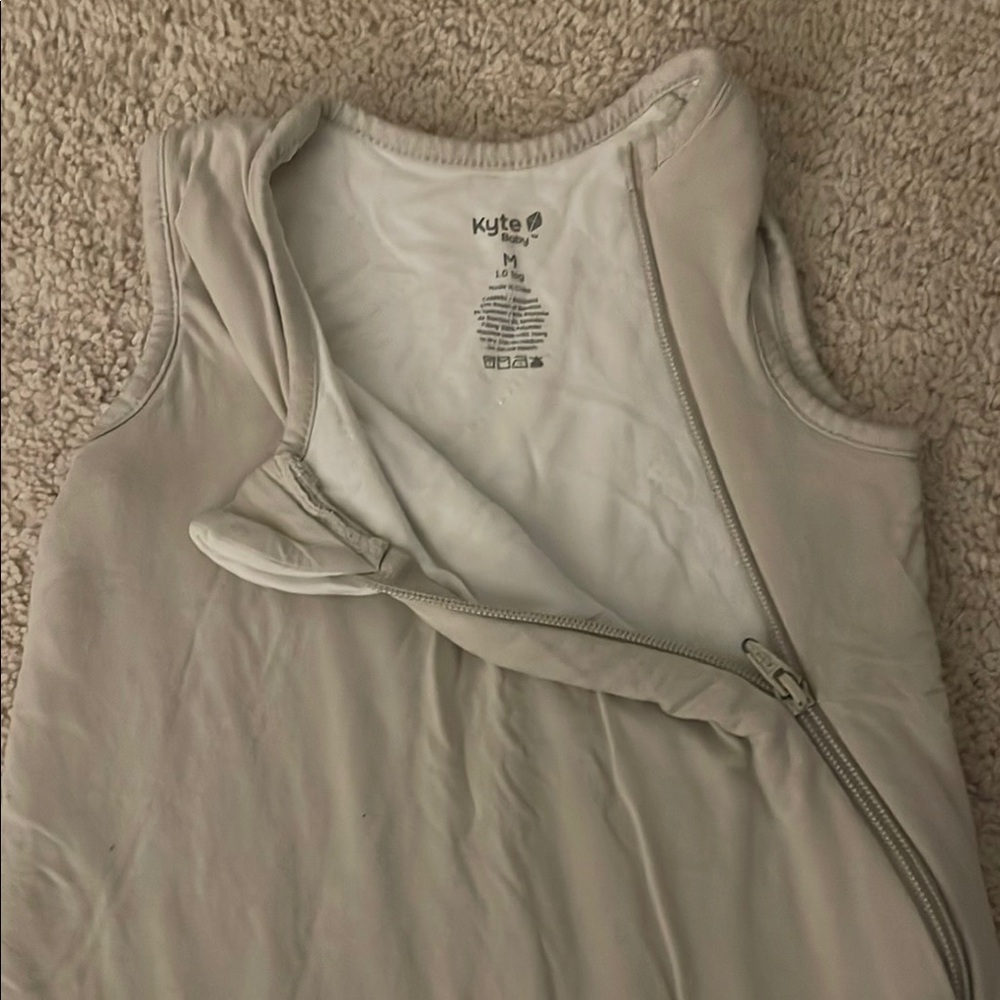 Kyte BABY Light Gray Sleeveless Vest